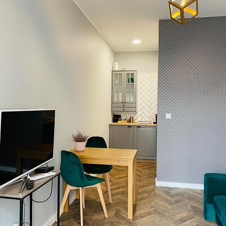 Apartament Z Ogrodkiem I Garazem Познан Екстериор снимка