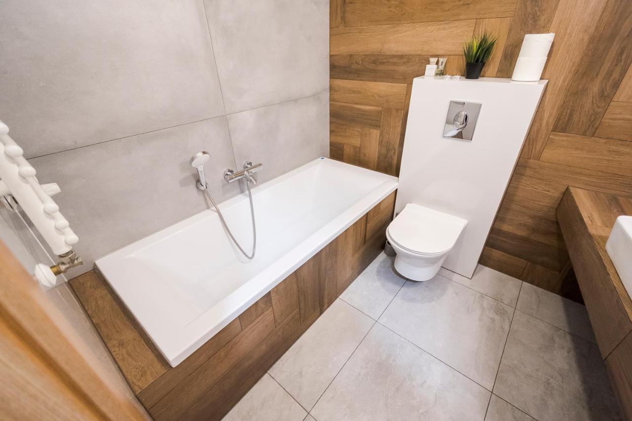 Apartament Z Ogrodkiem I Garazem Познан Екстериор снимка