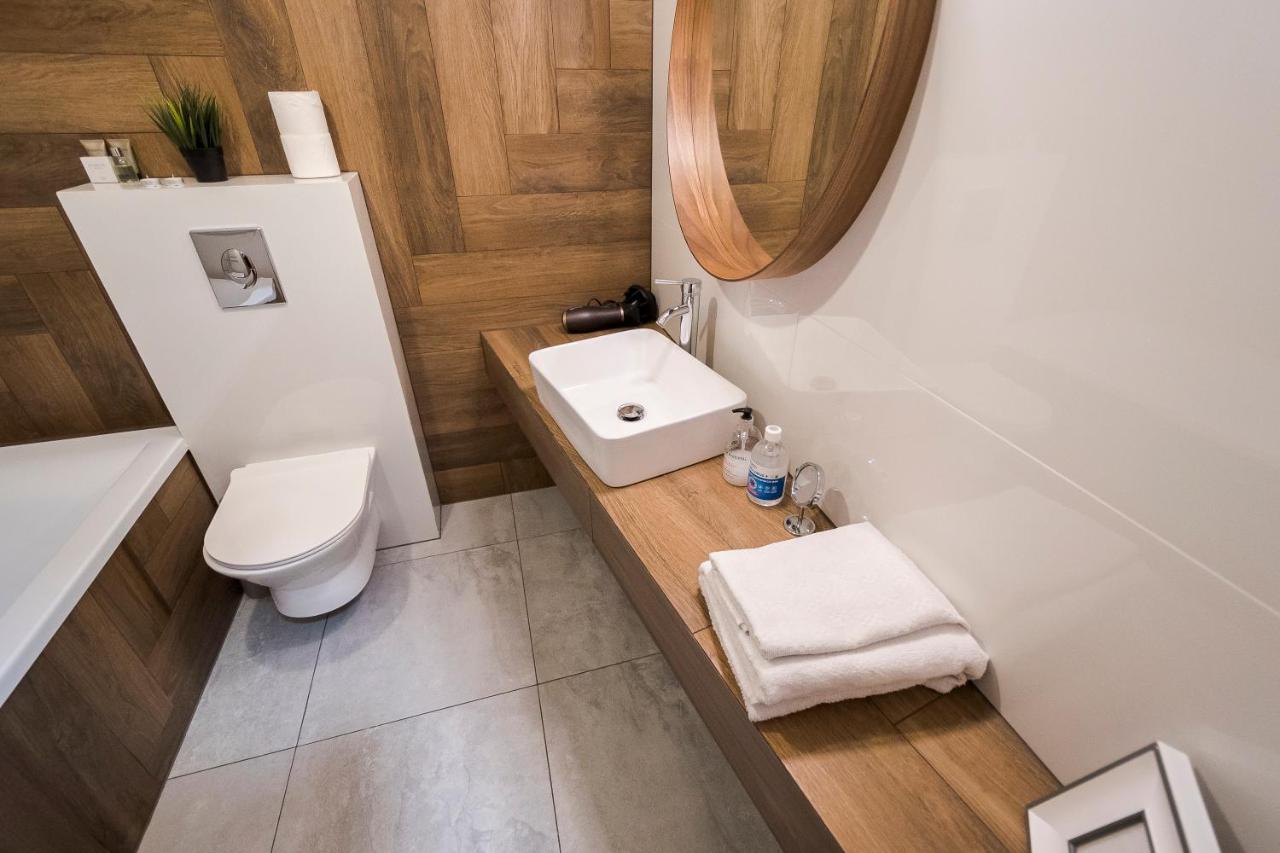 Apartament Z Ogrodkiem I Garazem Познан Екстериор снимка
