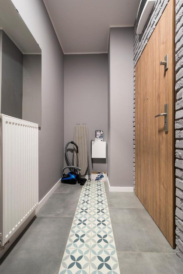 Apartament Z Ogrodkiem I Garazem Познан Екстериор снимка