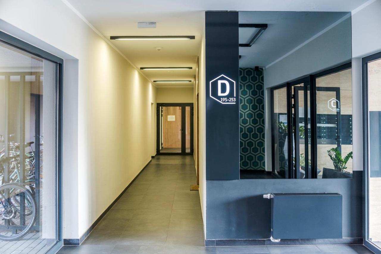 Apartament Z Ogrodkiem I Garazem Познан Екстериор снимка