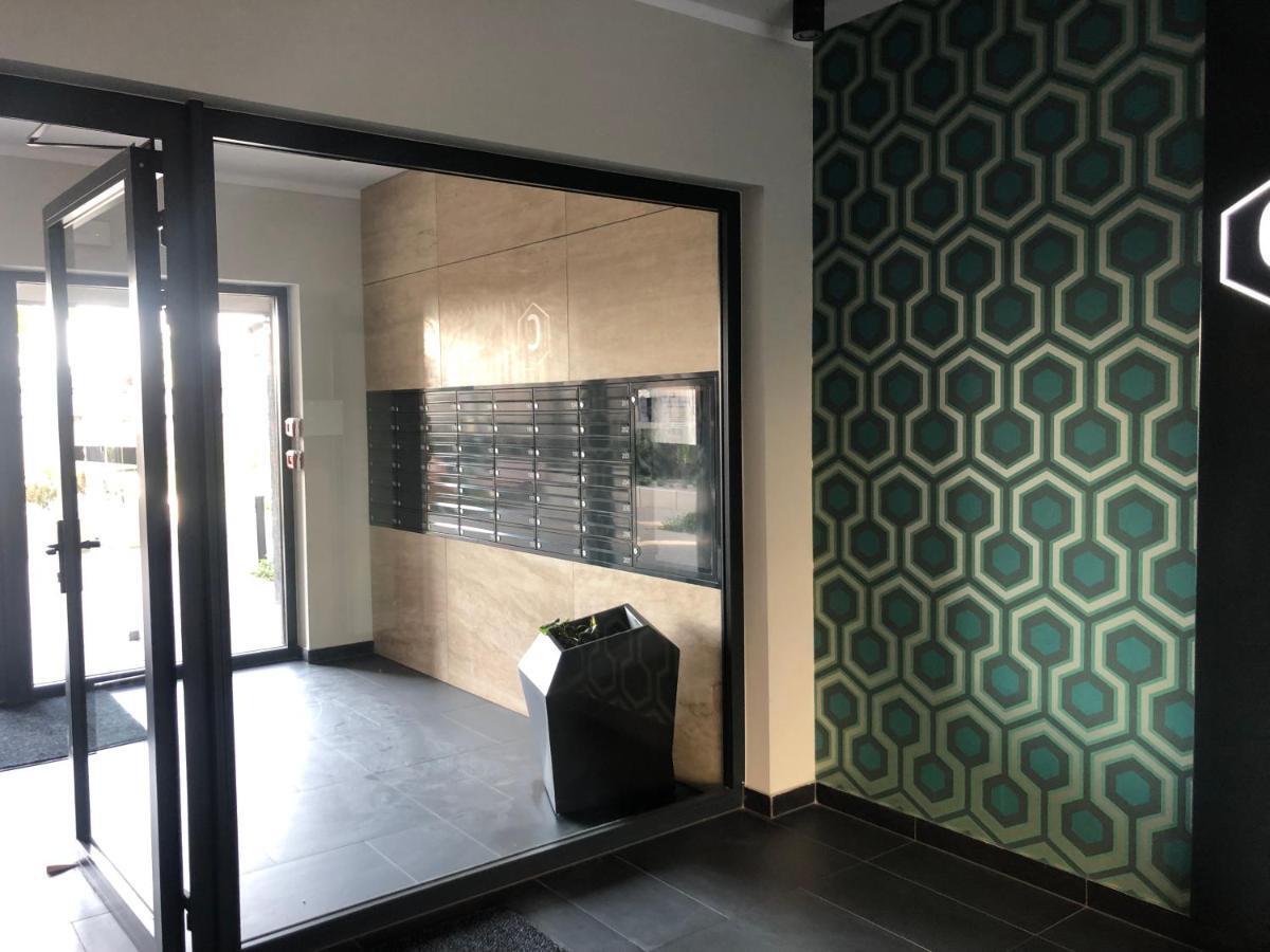 Apartament Z Ogrodkiem I Garazem Познан Екстериор снимка