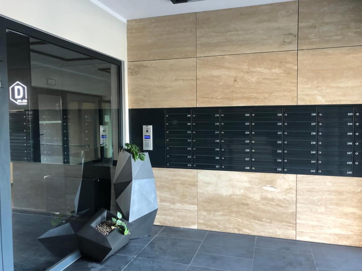 Apartament Z Ogrodkiem I Garazem Познан Екстериор снимка