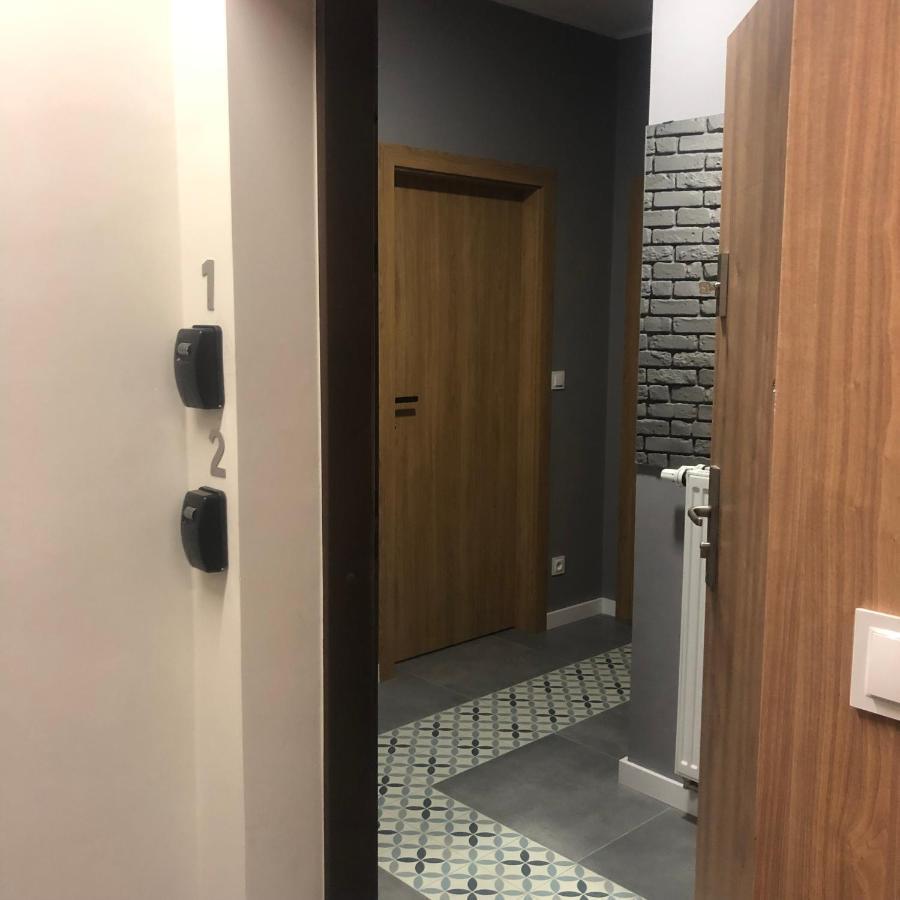 Apartament Z Ogrodkiem I Garazem Познан Екстериор снимка